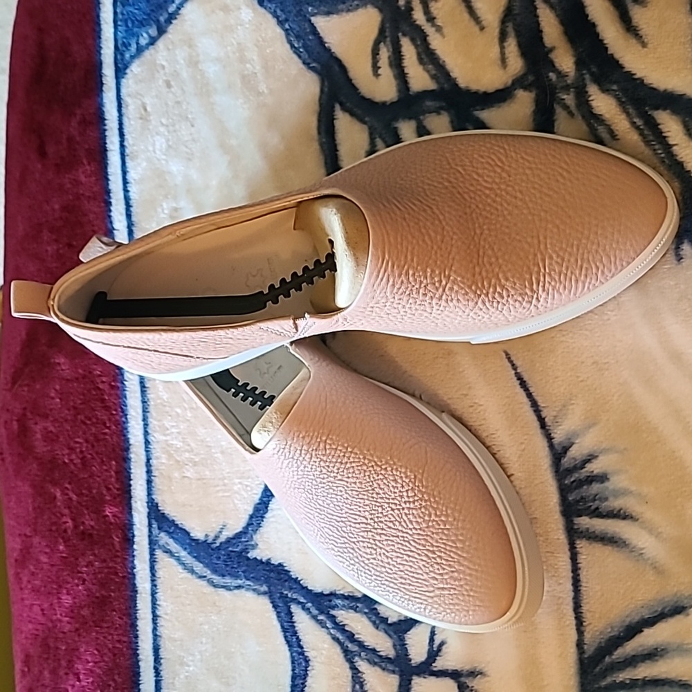 ECCO Gillian Slip On Sneaker Casual Leather US 10-10.5 EU 41 Rose Dust 285563